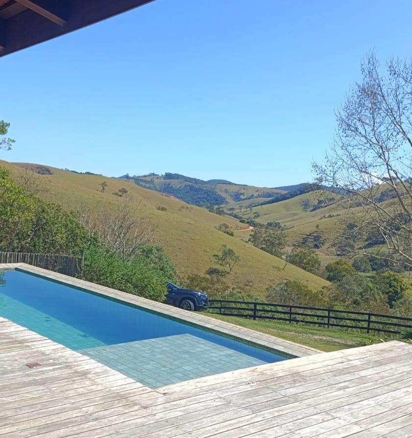 Piscina aquecida em projeto atendido pela JM Aquecimento